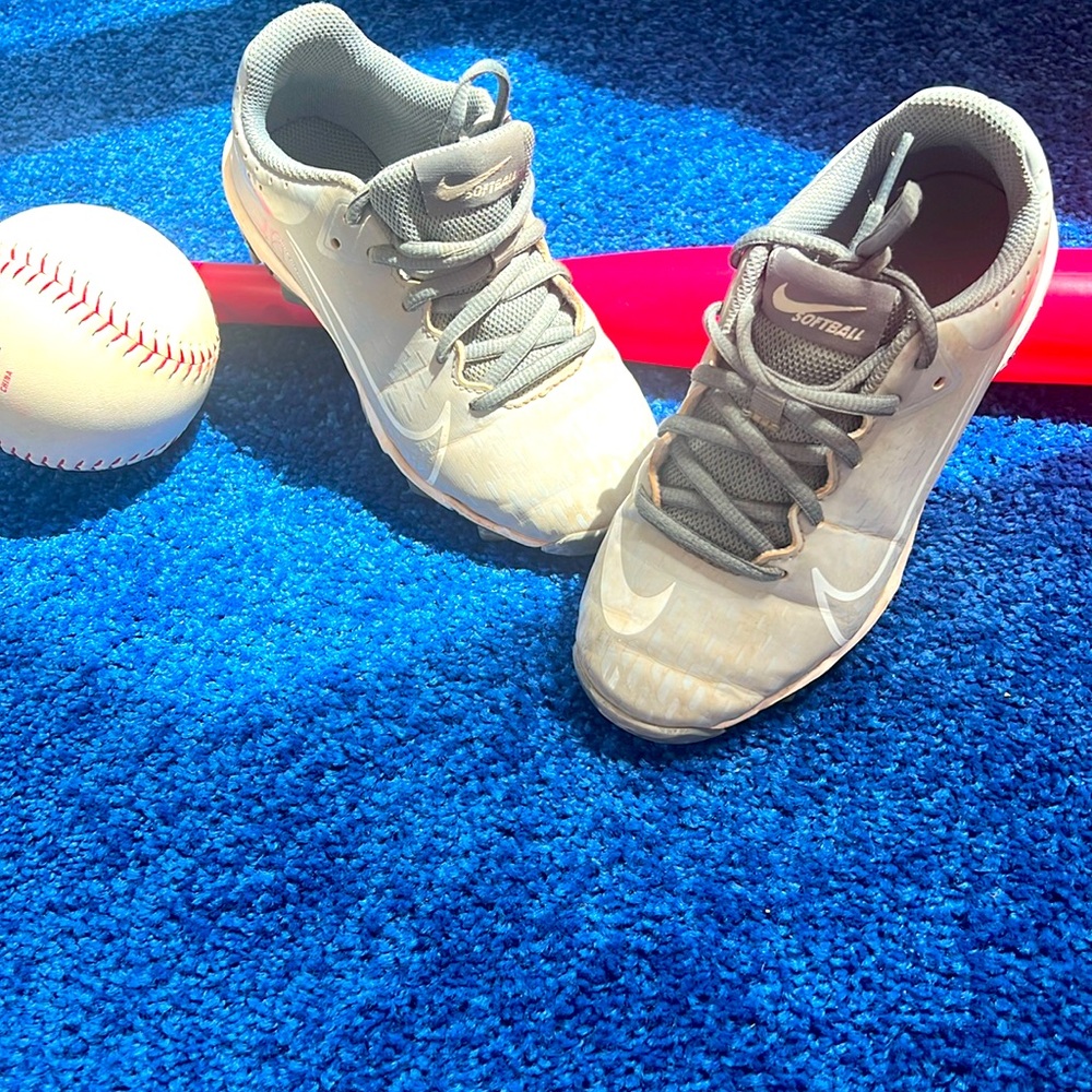 Girls softball 🥎 NIKE cleats